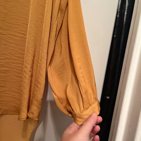 Vince Camuto Flowy Blouse - Mustard Colored - Size 1X (Plus Sized) - Picture 13 of 15